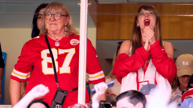 Taylor Swift Joins Travis Kelce's Mom at Chiefs Game!
